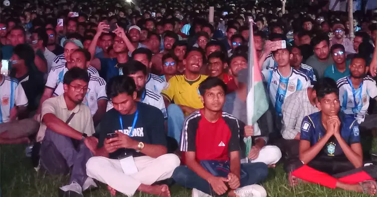 রাজশাহীতে সমর্থকদের জন্য বড় পর্দায় খেলা দেখার ব্যবস্থা করা হয়েছিলো